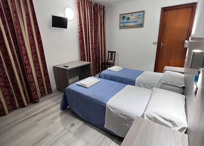 Taverna Dantesca فندق تورينو