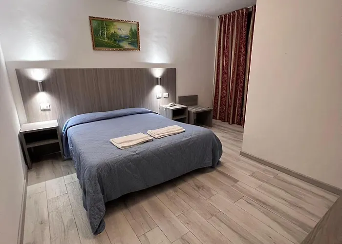 فندق Taverna Dantesca 3*