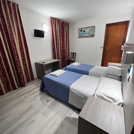 Taverna Dantesca Hotel Turín