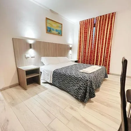 Hotel Taverna Dantesca 3*