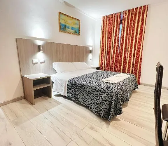 Hotel Taverna Dantesca 3*
